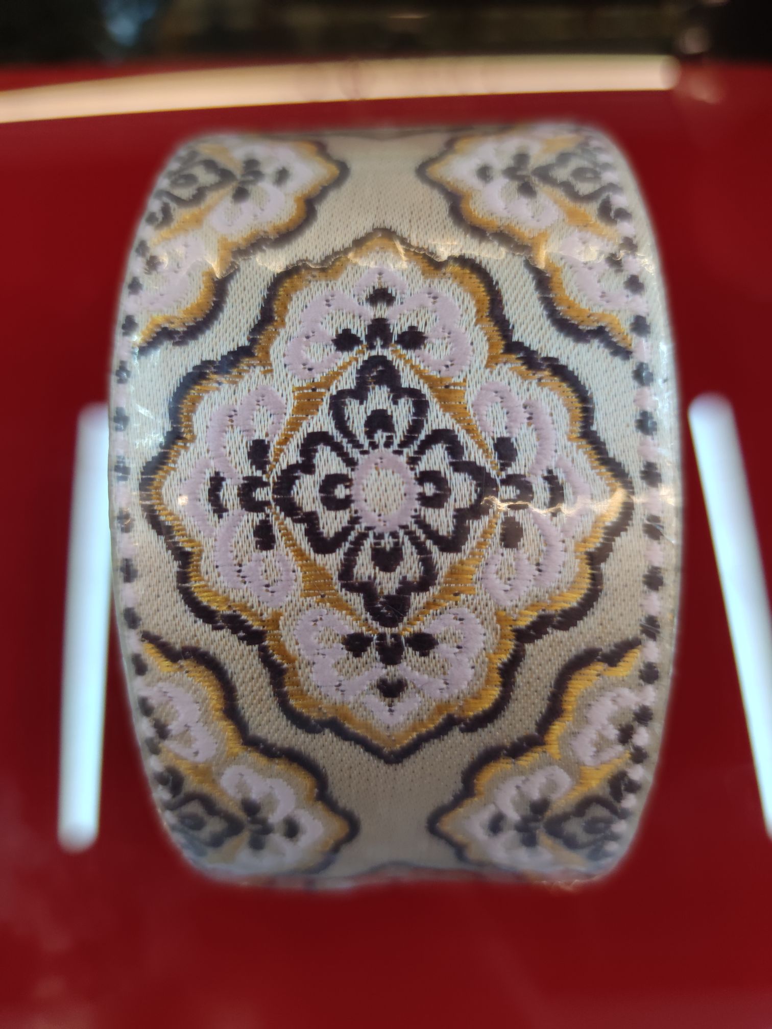 Manufacturers Direct Wholesale Retail Non-Woven Embroidery High-Grade Lace Yiwu Good Goods