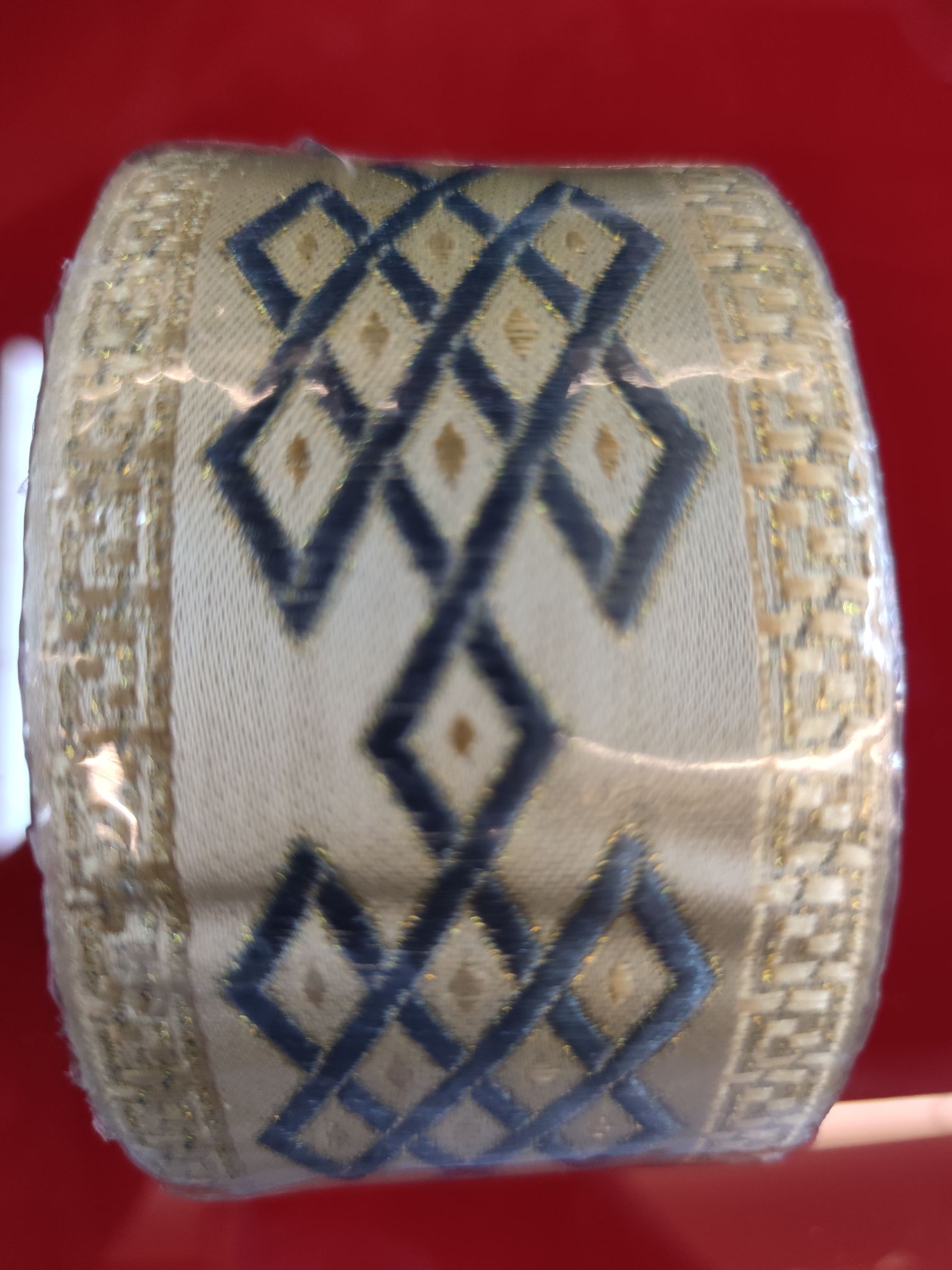 Manufacturers Direct Wholesale Retail Non-Woven Embroidery High-Grade Lace Yiwu Good Goods