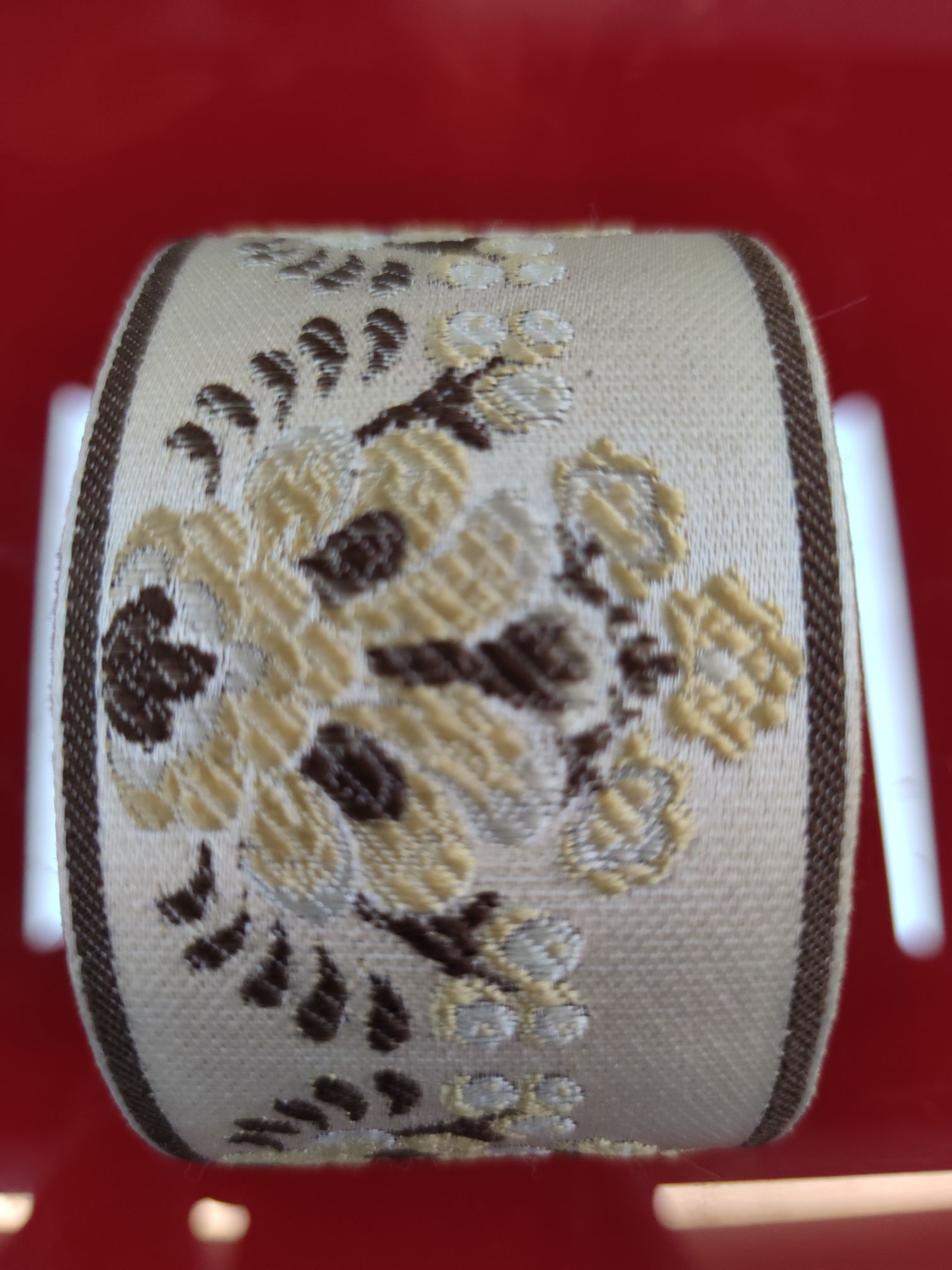 Manufacturers Direct Wholesale Retail Non-Woven Embroidery High-Grade Lace Yiwu Good Goods details Picture