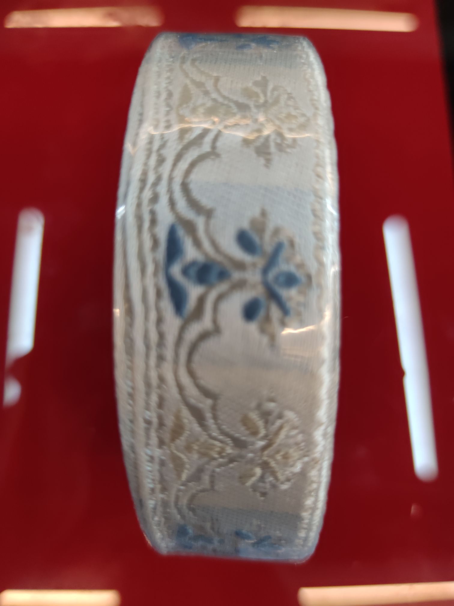 Manufacturers Direct Wholesale Retail Non-Woven Embroidery High-Grade Lace Yiwu Good Goods