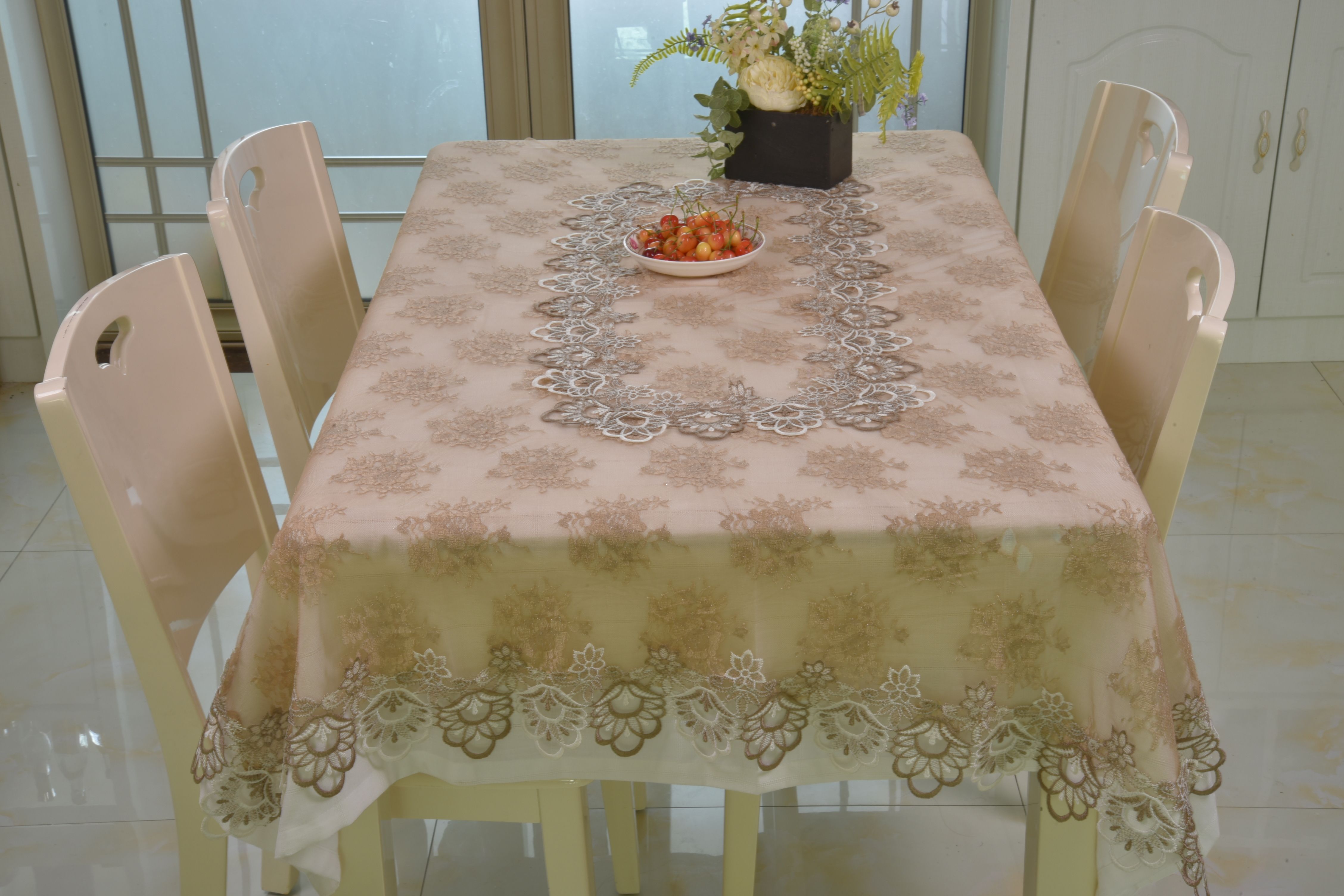 经典款130x180cm桌布