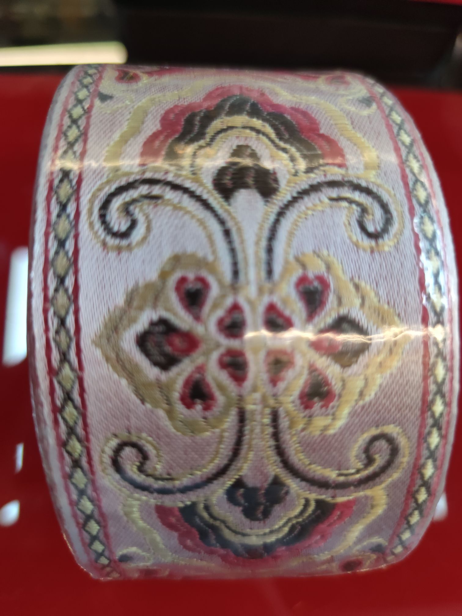 Manufacturers Direct Wholesale Retail Non-Woven Embroidery High-Grade Lace Yiwu Good Goods