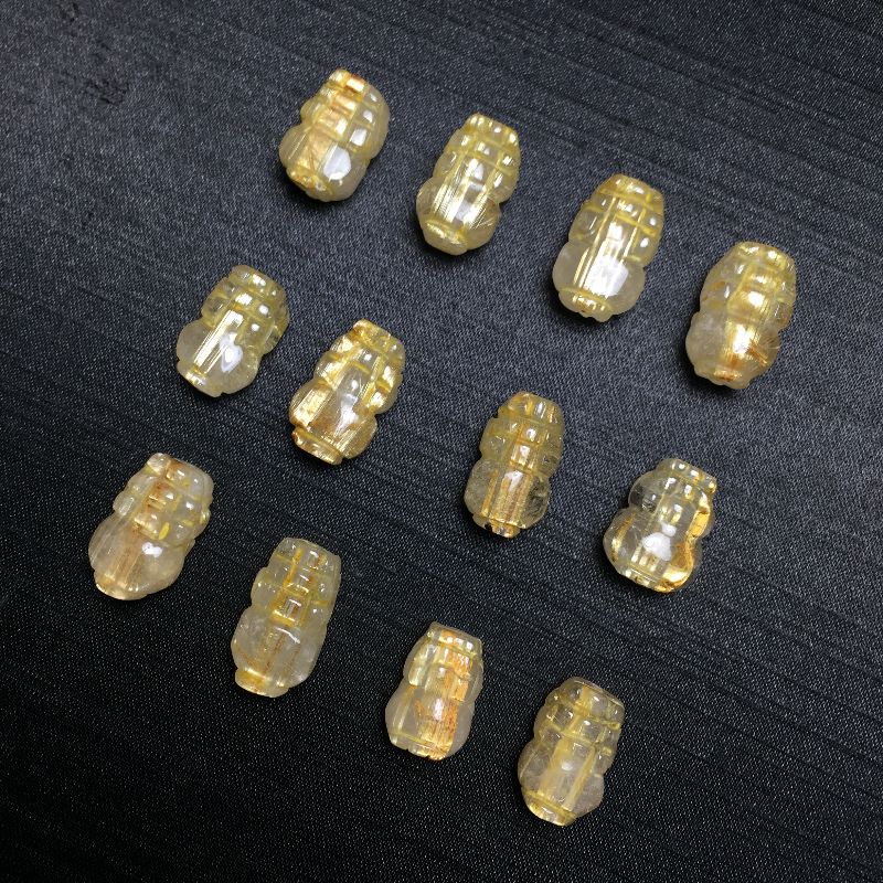 The bright and colorful crystal jewelry, natural gold hairline crystal PI Xiu bracelet, each hole follows the hairline and is exquisitely carved Specification image