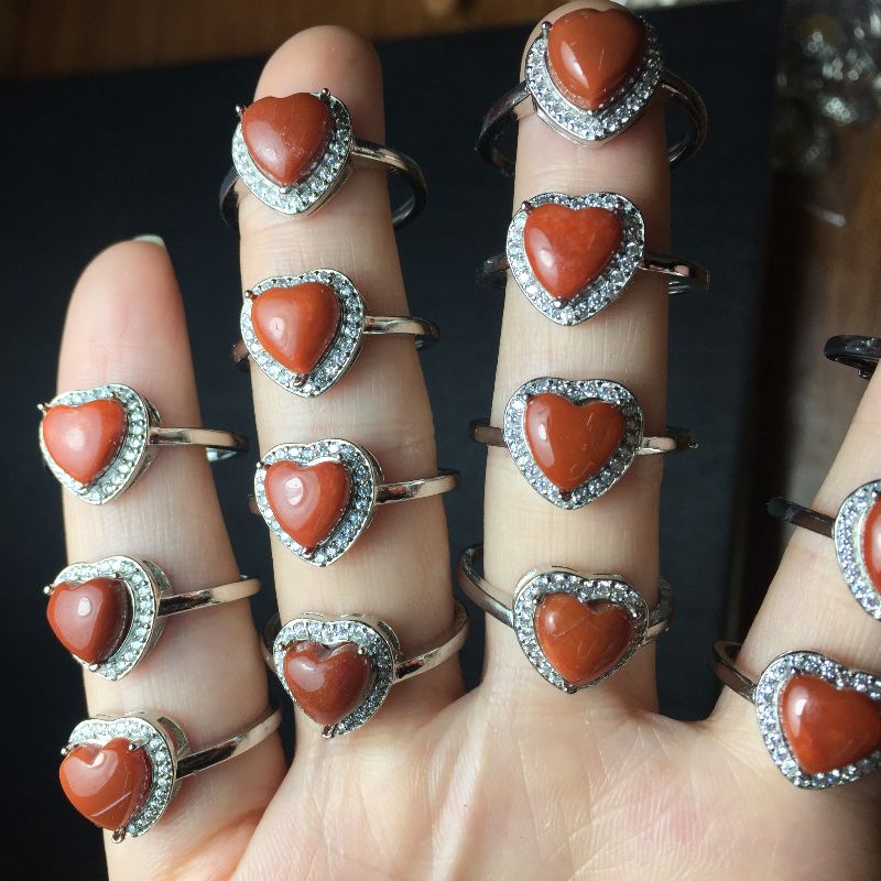 Liangcai Jing Jewelry natural Sichuan Nan Hong ring Copper set Open ring Application Scenario