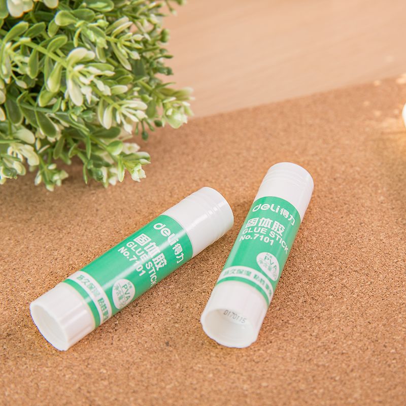 Deli 7101 Solid Adhesive Item Picture