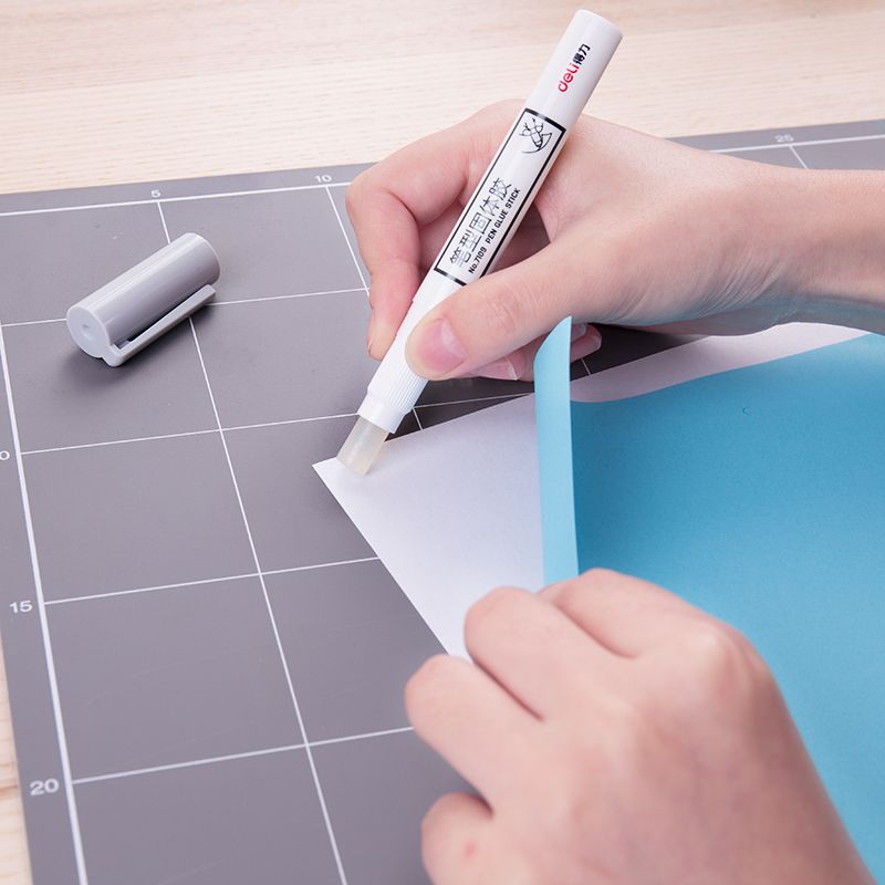 Deli 7109 pen-type solid adhesive Application Scenario