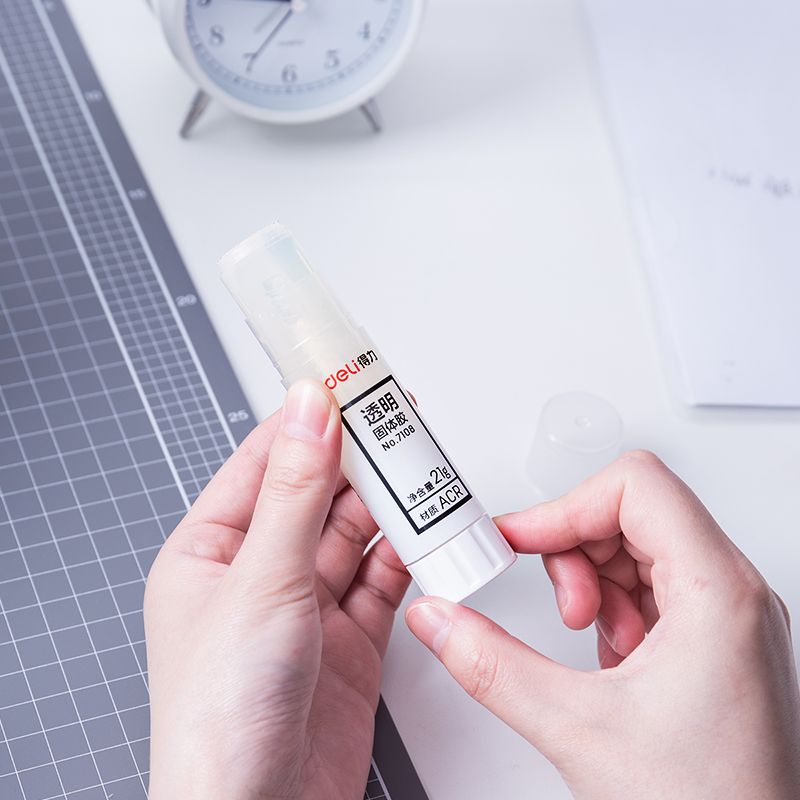 Deli 7108 Solid Adhesive Application Scenario
