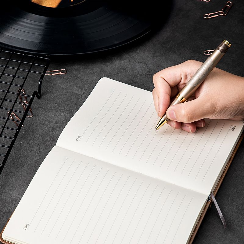 Deli 7922 leather notebook Application Scenario