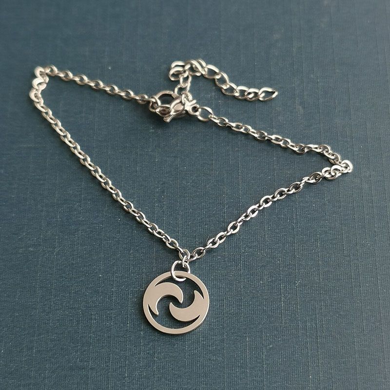 月亮/吊坠/项链白底实物图