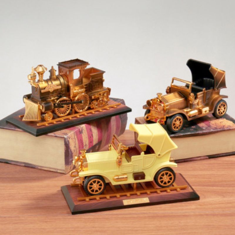 Retro nostalgia coches antiguos locomotora caja de música decoración creativa piezas de repuesto día de los niños juguetes para niños regalos de cumpleaños Application Scenario