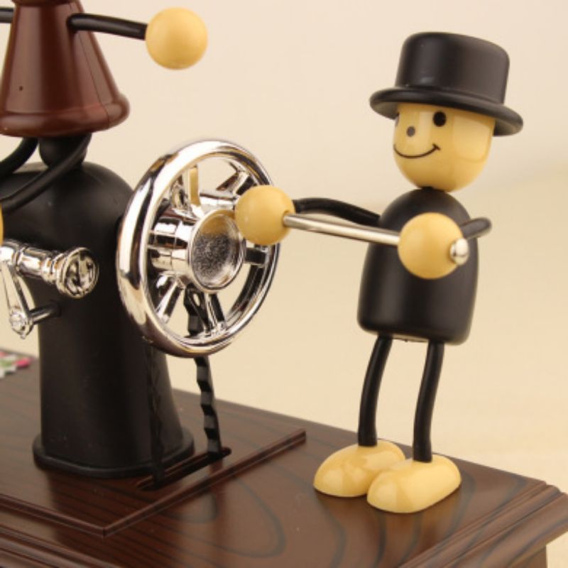 Imitation wooden sewing machine spring, retro music box, jewelry box, romantic couple puppet, music box, creative gift Item Picture
