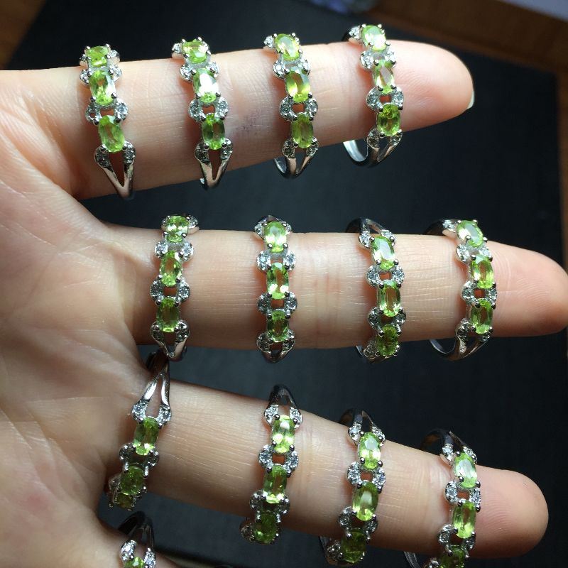 Bright crystal jewelry, natural sea grape stone copper set open ring Application Scenario