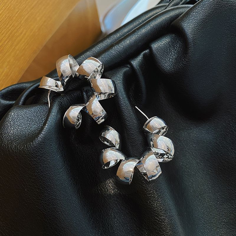 Korean sweet and cool spiral earrings 2021 new style, trendy and high-end summer, niche and exaggerated stud earrings pic 6