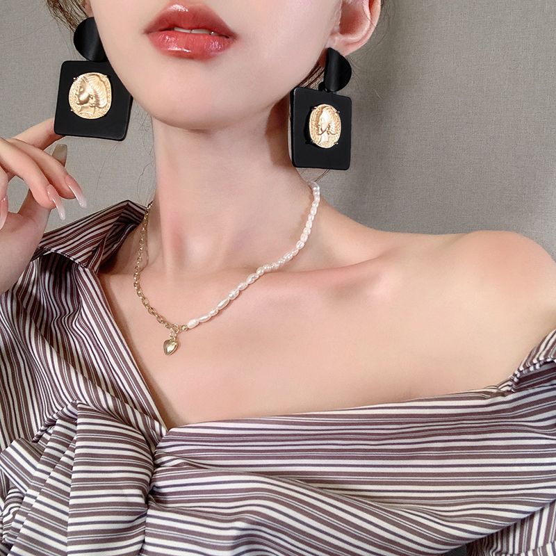 European and American exaggerated Baroque black earrings, 2021 new trendy, individualistic and high-end large earrings for women in autumn