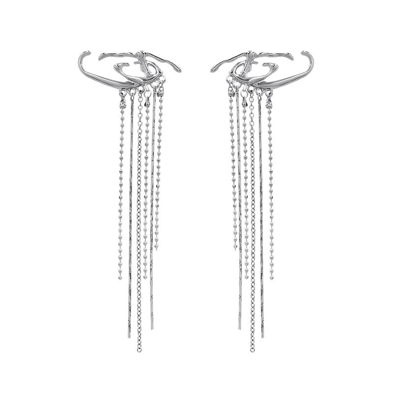 This is a new autumn and winter collection of high-end and elegant long tassel Venom earrings with a unique and mature Korean style Item Picture