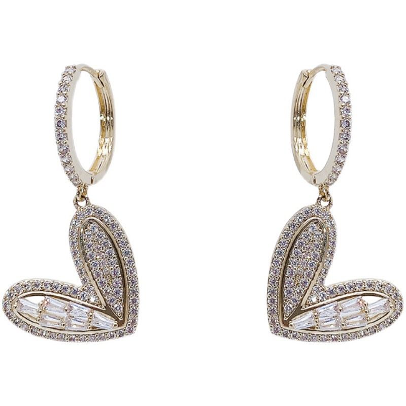 Korean earrings 2021 New trendy diamond small heart style slightly set zircon stud earrings, teenage earrings and stud earrings Item Picture