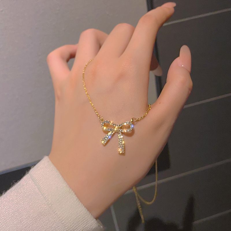 Korean light luxury niche Butterfly 2021 new trendy neck chain, internet-famous style, high-end collarbone chain Specification image