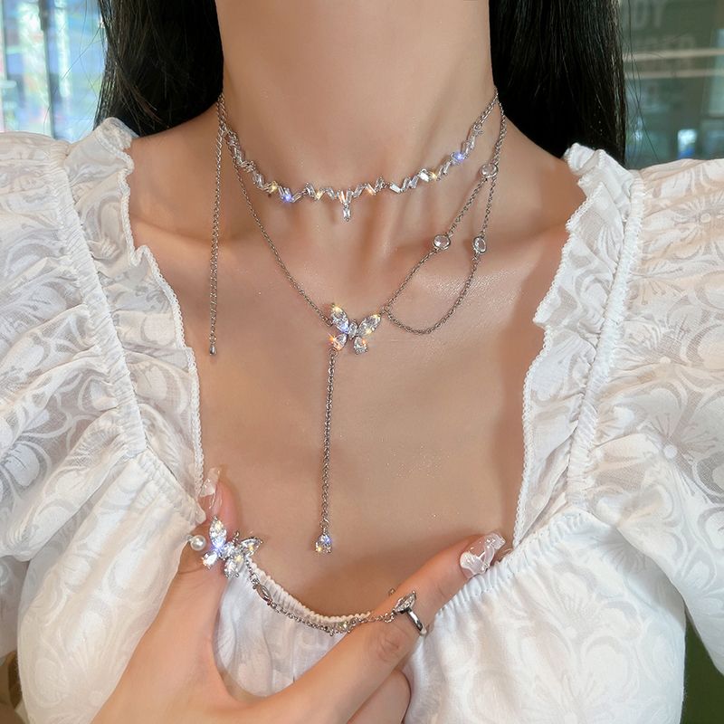 Princess's accessory collar ~ A niche design sense of light luxury, butterfly sparkling diamond water drop necklace necklace, pearl accessory for women