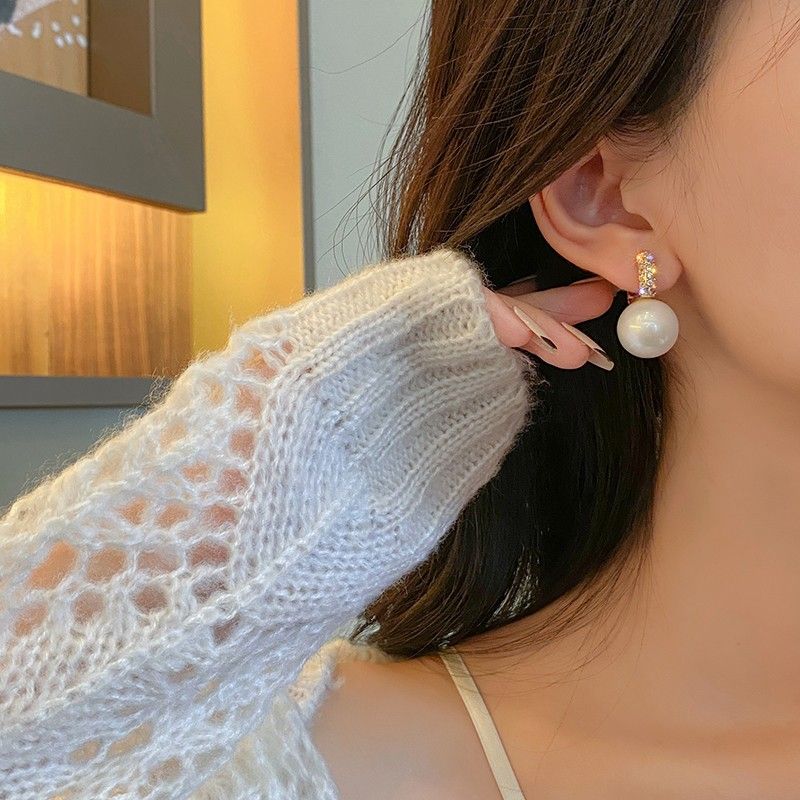 Micro-inlaid zircon pearl earrings, a new 2021 trendy, light luxury and high-end earpiece, a popular autumn ear stud for women