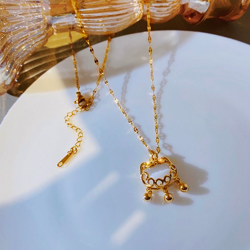 Korean version titanium steel cat's eye stone Xiangyun Longevity lock necklace for women, 2021 new style trendy and light luxury collarbone chain Application Scenario