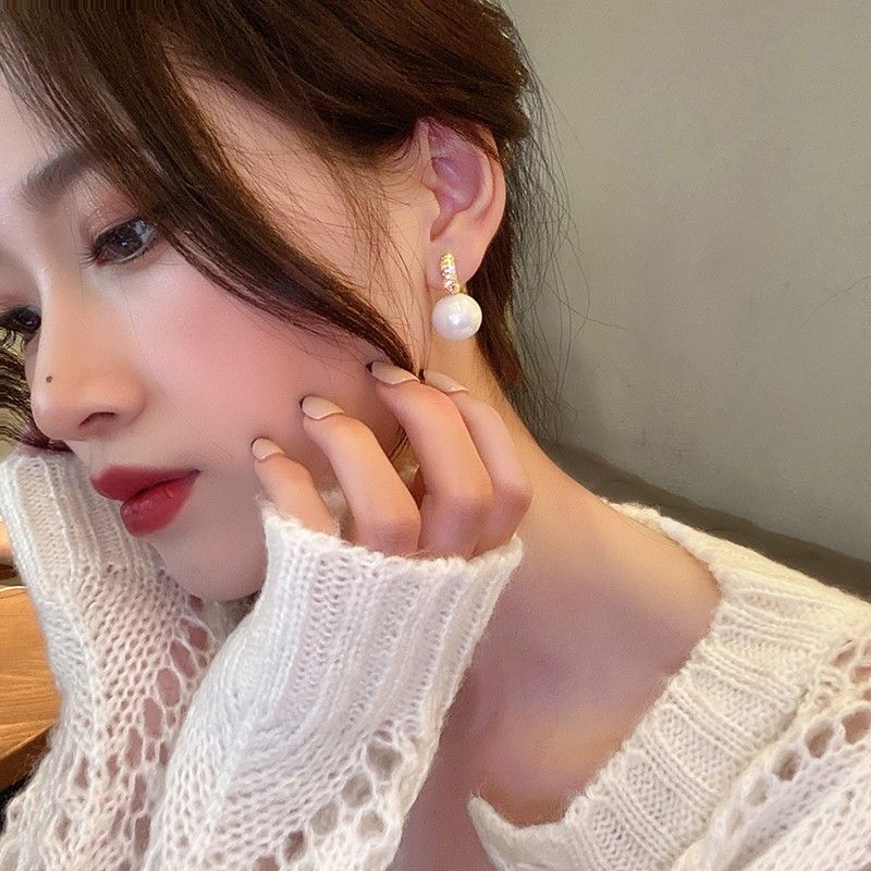 Micro-inlaid zircon pearl earrings, a new 2021 trendy, light luxury and high-end earpiece, a popular autumn ear stud for women details Picture