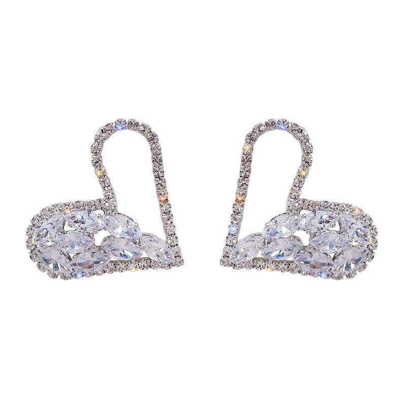 One-second heartbeat ~ High-end Zircon heart-shaped stud earrings 2021 new trendy earrings, niche design earrings for women's fashion Item Picture