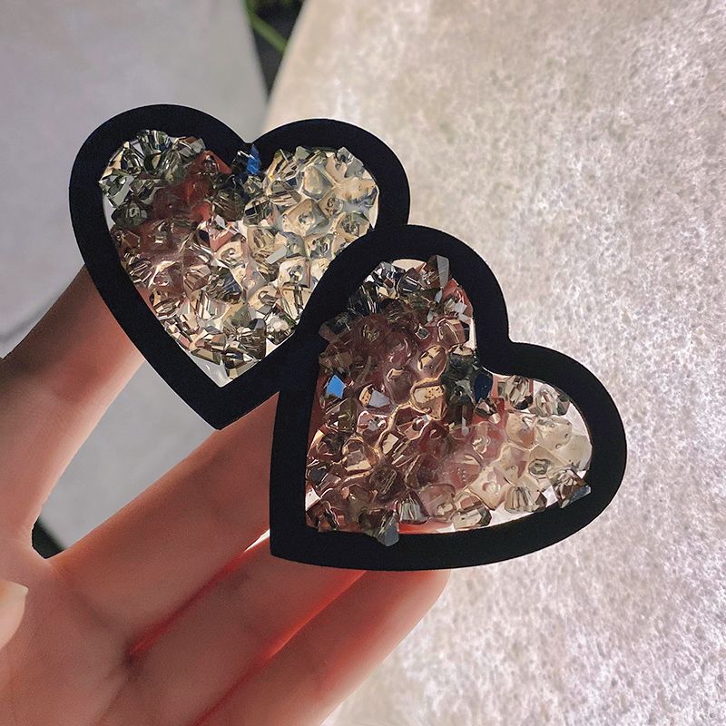 Highly recommended ~ Japanese and Korean black heart-shaped earrings, crystal elegance, heart-shaped stud design, silver needle exaggerated earrings for women Specification image