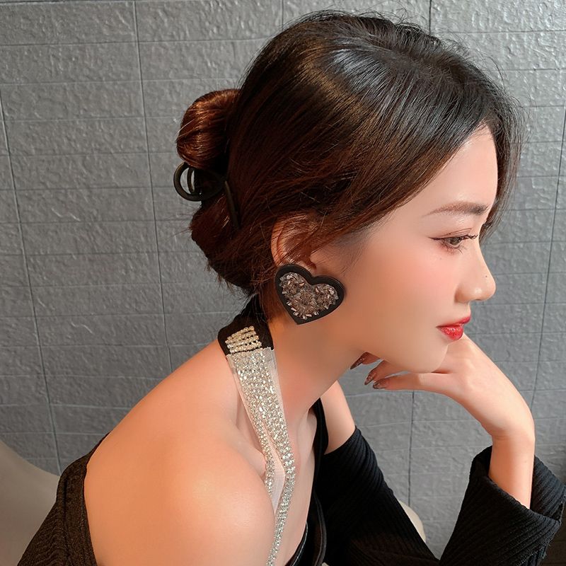 Highly recommended ~ Japanese and Korean black heart-shaped earrings, crystal elegance, heart-shaped stud design, silver needle exaggerated earrings for women details Picture