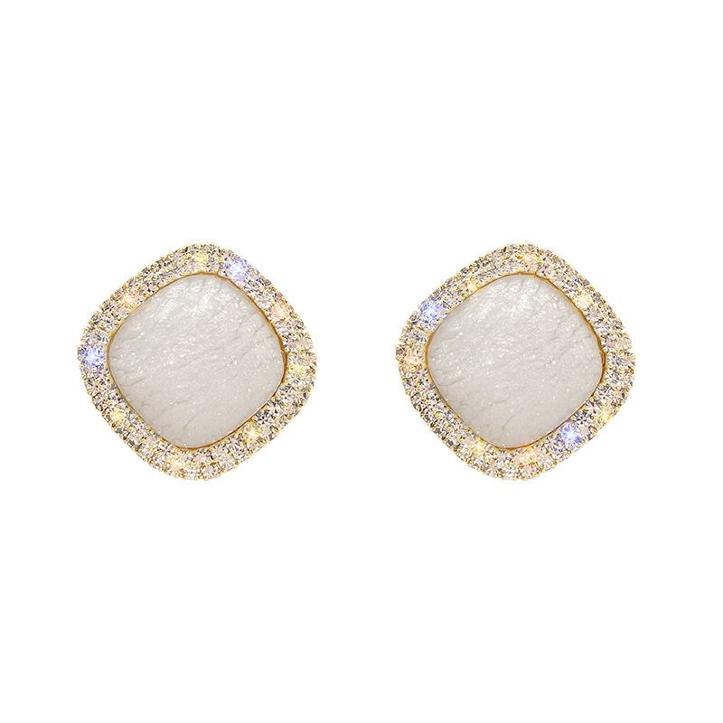 耳环白底实物图