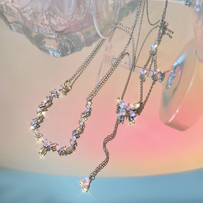 Princess's accessory collar ~ A niche design sense of light luxury, butterfly sparkling diamond water drop necklace necklace, pearl accessory for women Specification image