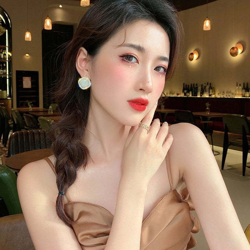 法式优雅高级感米色裂纹双层水钻镶边耳钉耳环女气质925银针耳饰