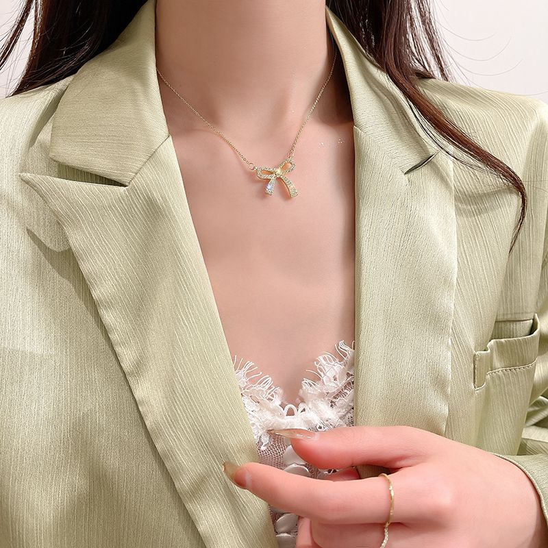 Korean light luxury niche Butterfly 2021 new trendy neck chain, internet-famous style, high-end collarbone chain details Picture