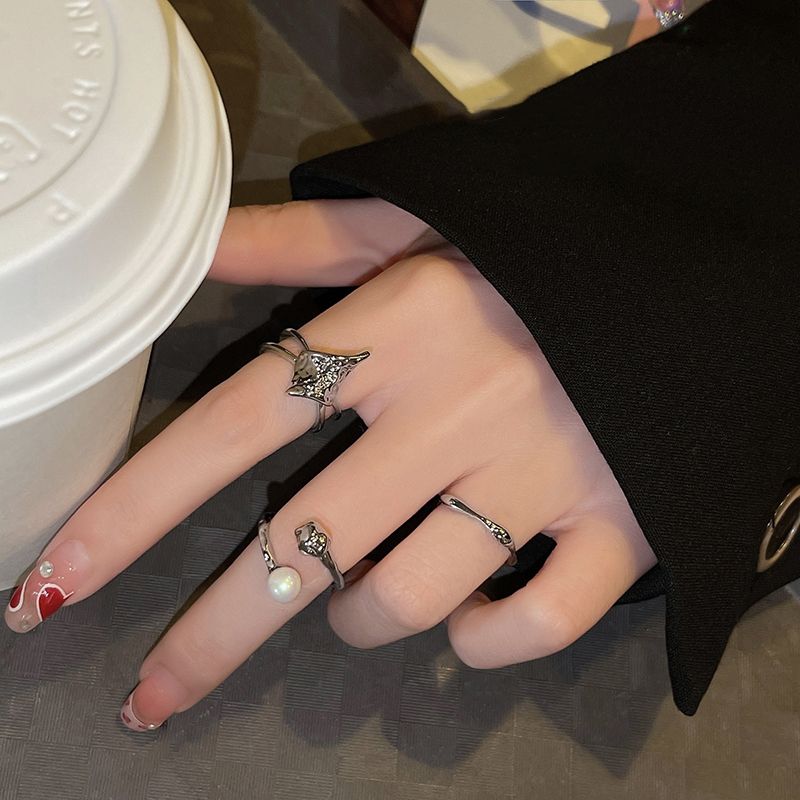 火山岩肌理小众设计珍珠戒指女高级感开口可调节指环套装图