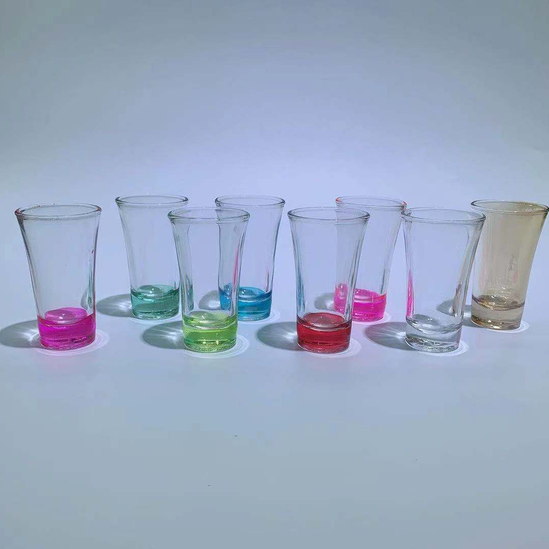 Low-priced 60ml glass wine glasses, flared cups, small capacity cups for bars and pubs, small cups for white spirits and wontons