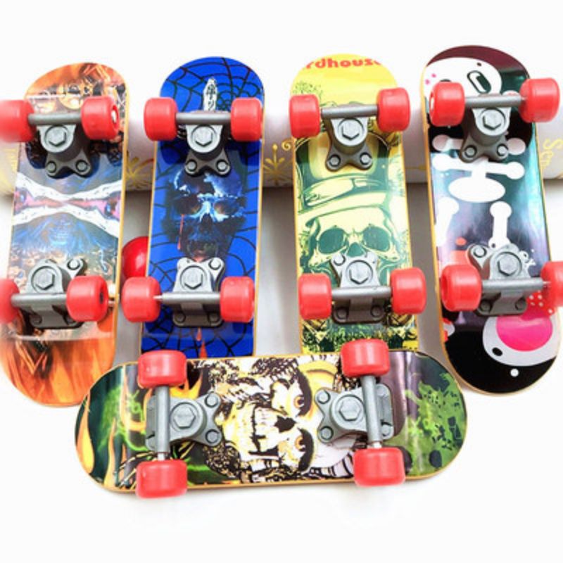 Plastic finger skateboard set fingertip mini skateboard boys and girls gift items educational toys table toys creative Item Picture