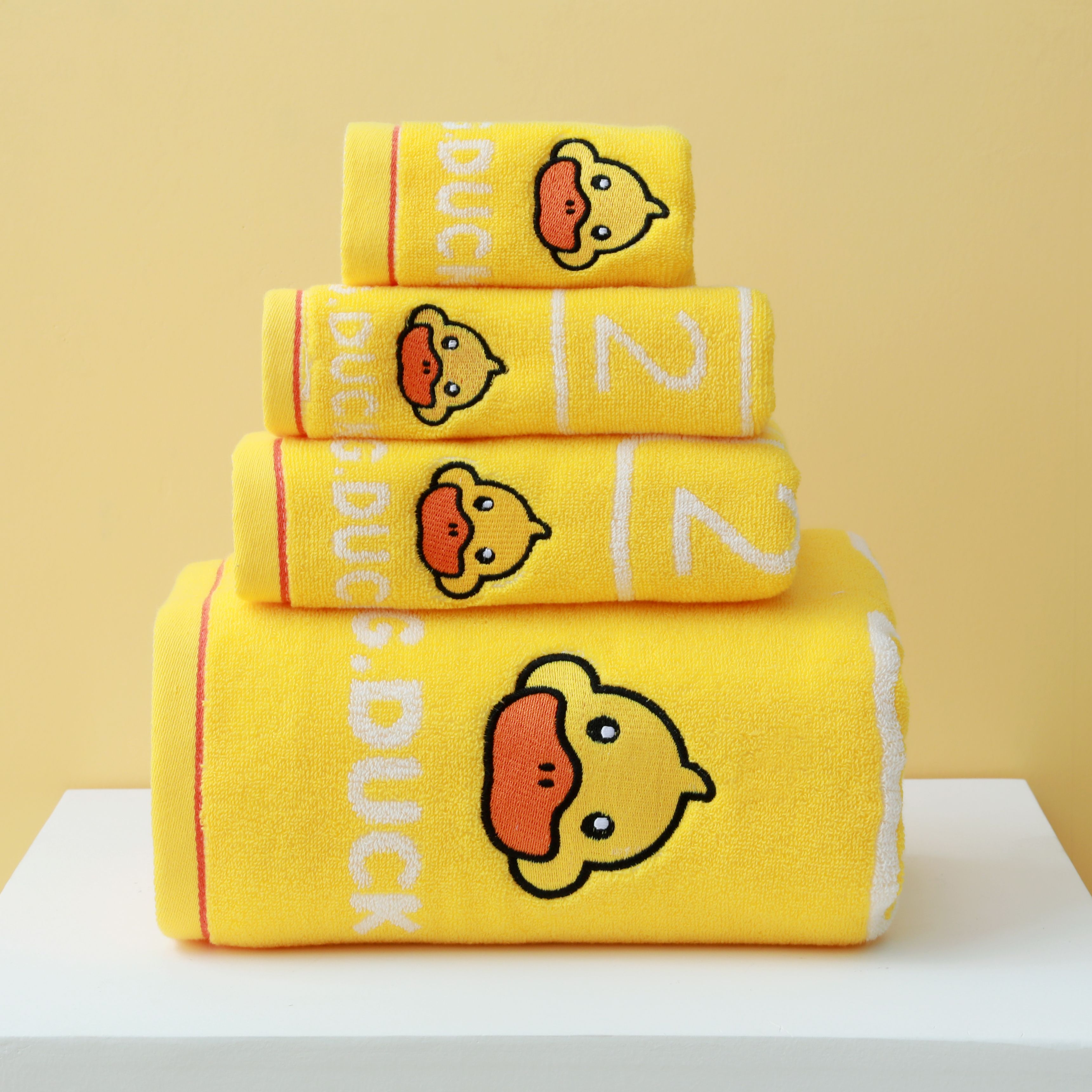 G.DUCK Little Yellow Duck Single Bath Towel Series Pure cotton bath towels absorb water, do not fade or shed hair. Gift company, welfare, supermarket exclusive sale Application Scenario