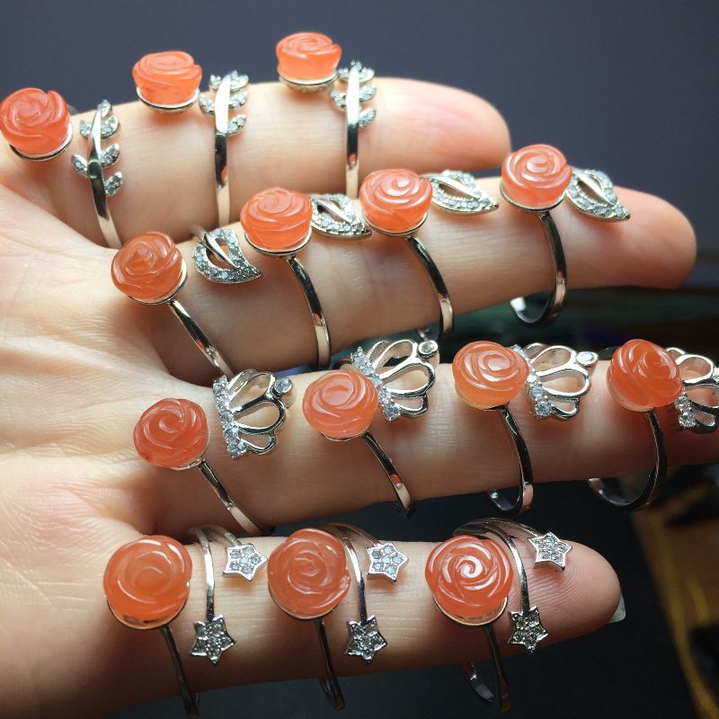 Liangcaijing Jewelry, natural Sichuan Nan Red Cherry Red 925 Silver ring Application Scenario