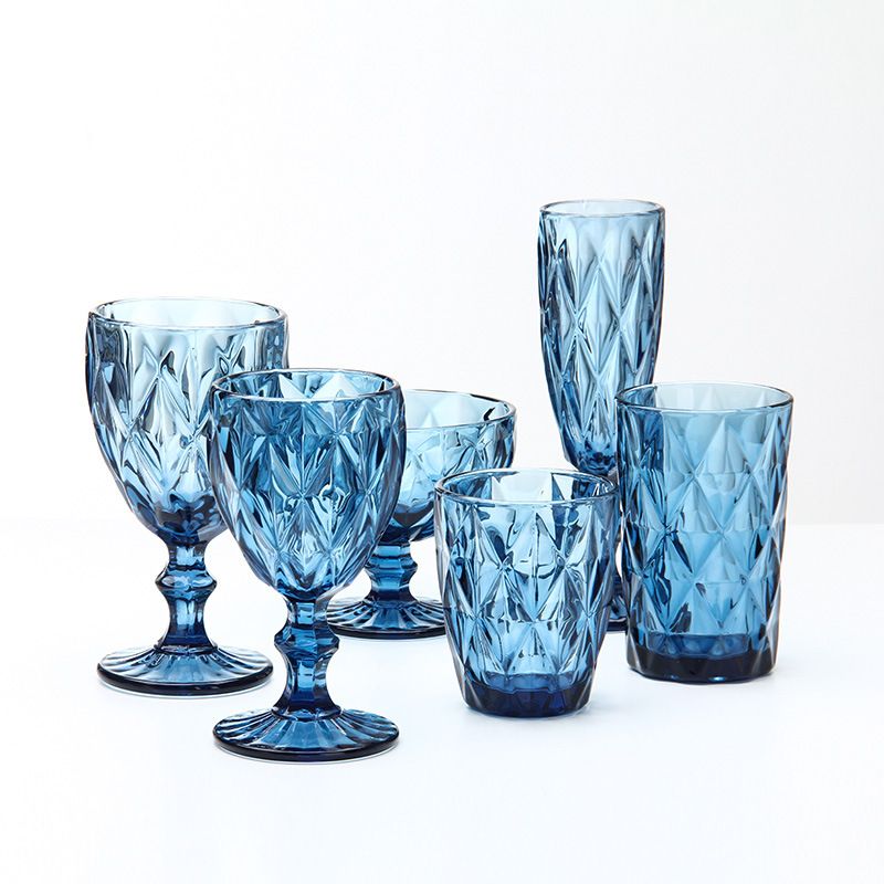A 7-piece set of European-style retro diamond-shaped embossed glass cups, wine glasses, rim cups and colored highball cups from the manufacturer