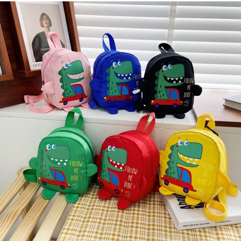 Cartoon dinosaur children's anti-wandering backpack Application Scenario