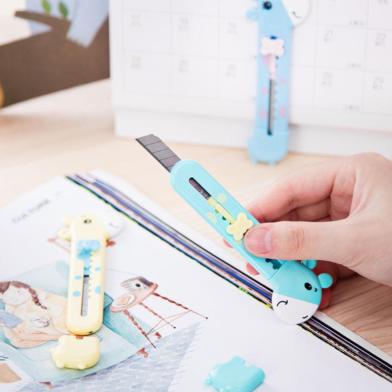 Deli Youku 2022 Student Art Knife Application Scenario