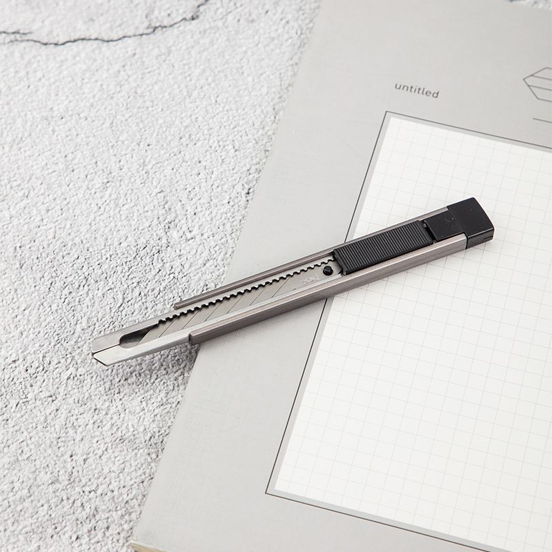 Deli 2084 Utility knife Item Picture