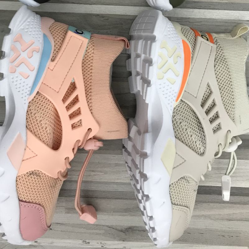 Wholesale All Comfortable Soft Sole Casual Shoes Breathable Shoes New Fashion Shoes Sports Shoes 43816-81 details Picture