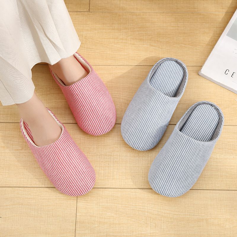 New Slippers Female Winter Thermal Indoor Couples Winter Non-Slip Plush Cotton Slippers Male Wholesale 22068 details Picture