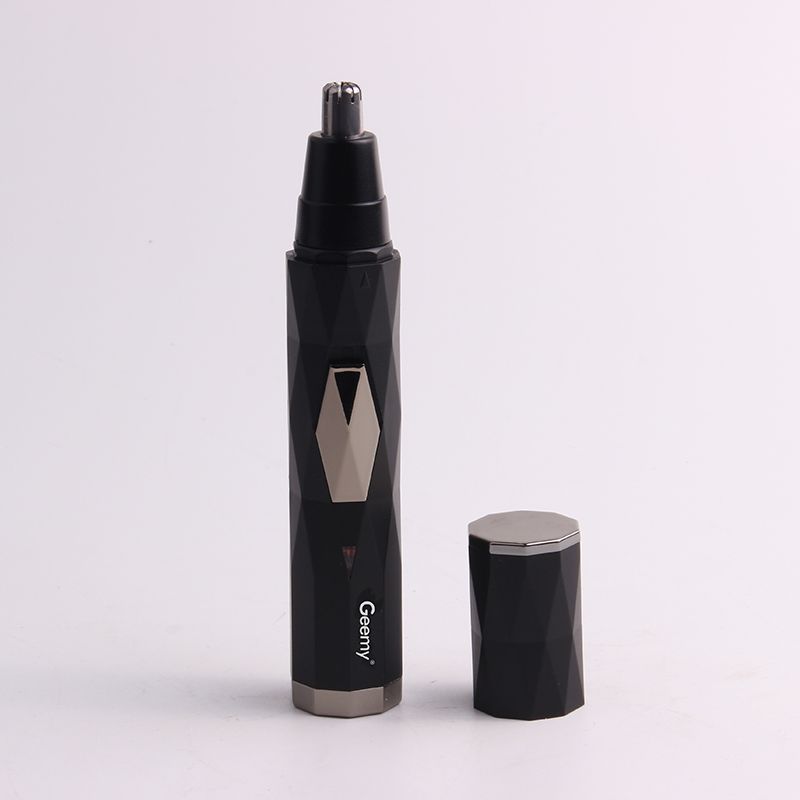 Gemei GM-3121 Nasal Hair Trimmer, electric nasal hair trimmer, men's nasal hair trimming, beard styling, eyebrow shaping, home hair plucker Application Scenario