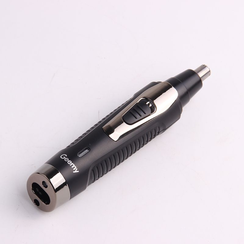 Gemei GM-3130 Nasal Hair Trimmer 2-in-1 multi-functional nasal hair knife for women Application Scenario