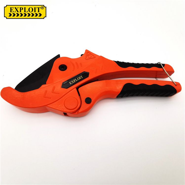 45Quick changeable blade pipe cutter 101071