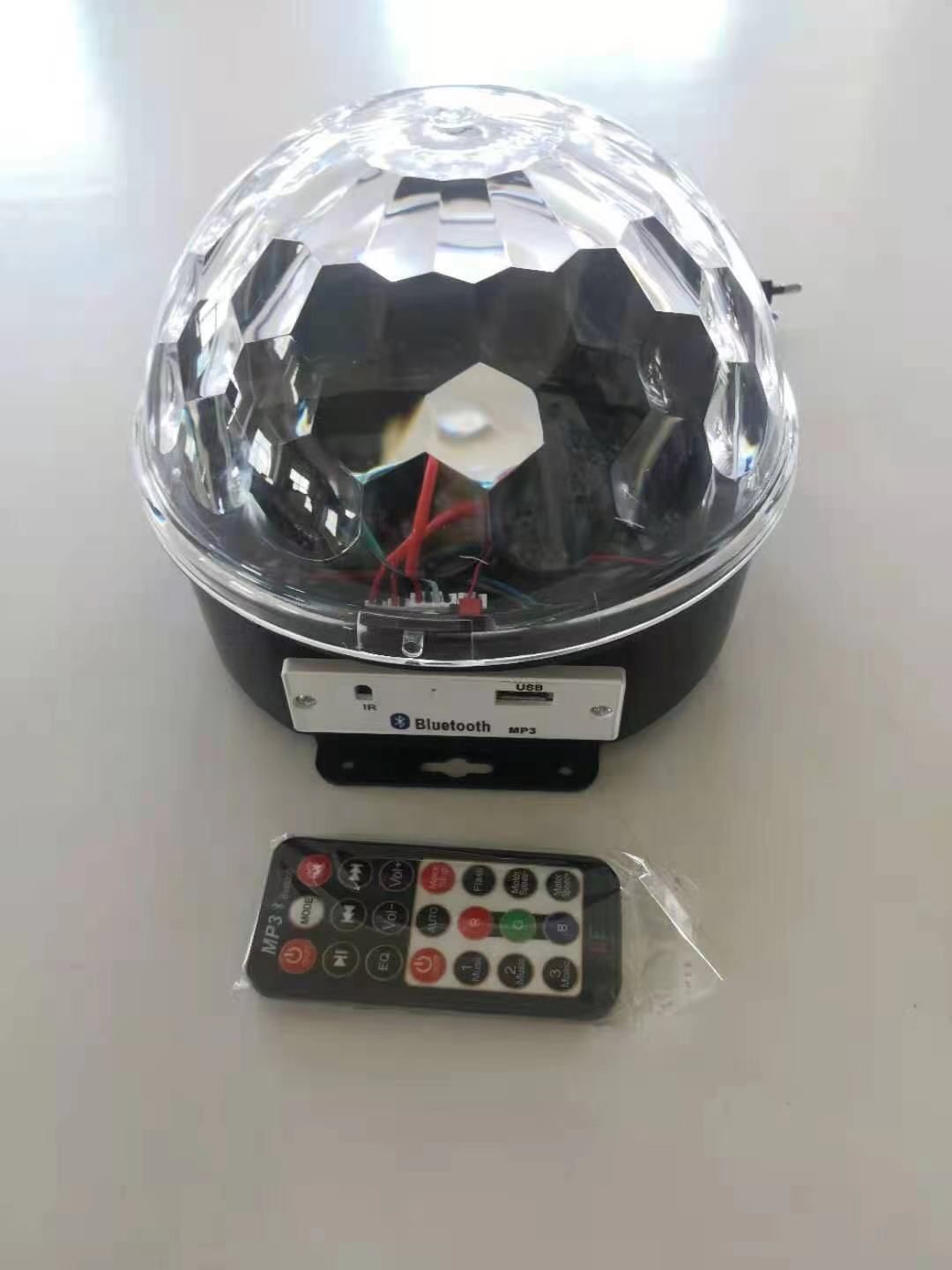 LED魔球灯 舞台灯星空灯 七彩蓝牙音乐KTV爆闪旋转氛围喇叭灯详情6