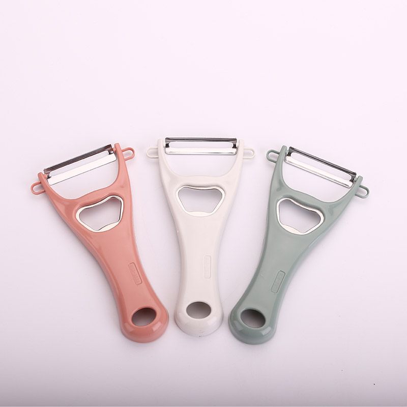 Multi-functional peeler, three-in-one kitchen fruit and vegetable peeler, multi-purpose rotary peeling and peeler, grater, color available randomly Application Scenario