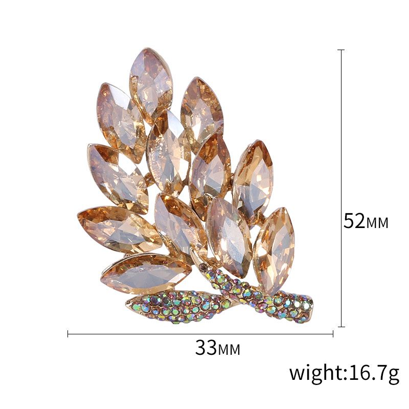 Factory direct sales, popular export glass leaf brooches, fashionable and elegant, anti-glare, fixed clothes, creative brooches, clothing accessories