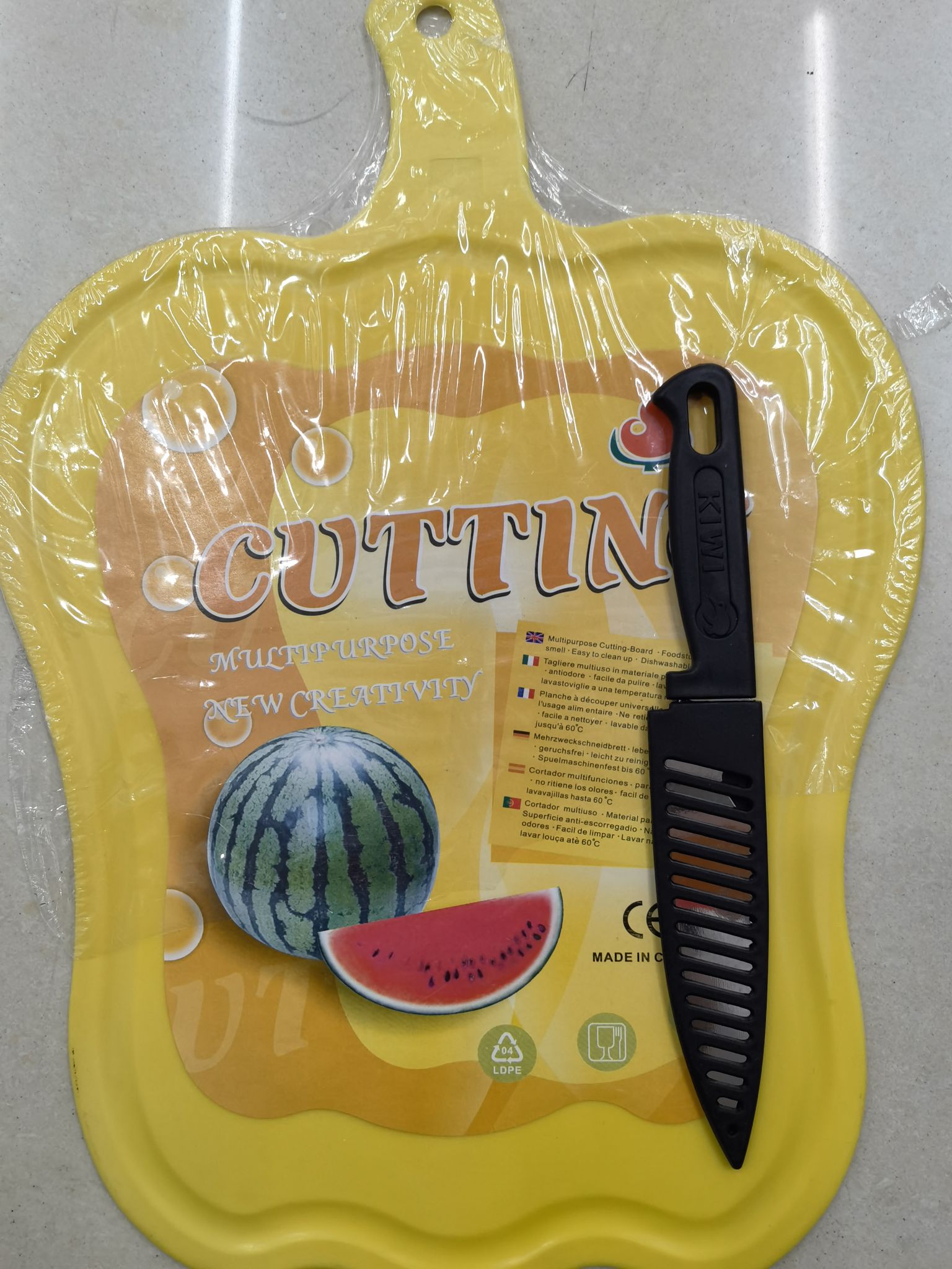 Plastic cutting board for fruit thumbnail